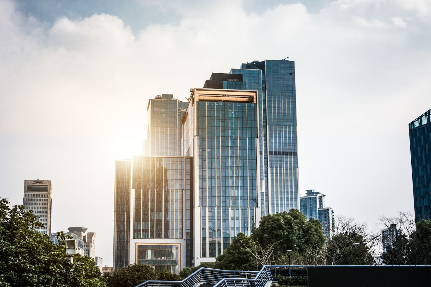 imgi_63_modern-business-center_1127-3152